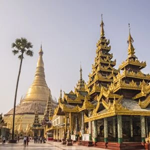 Shwedagon Pagoda (Shwedagon Zedi Daw) (Golden Pagoda), Yangon (Rangoon), Myanmar (Burma)