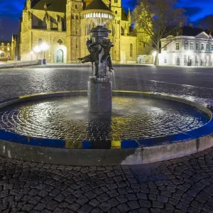 Sint Servsbasiliek (Basilica of Saint Servatius) on Vrijthof square at dusk, Mstricht