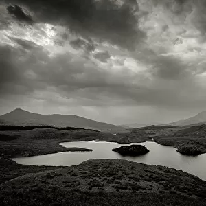 Lakes Photographic Print Collection: Llyn y Dywarchen