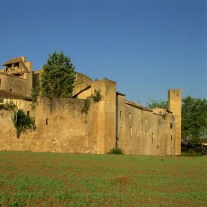 Village of Larressingle, Gascony, Midi Pyrenees, France, Europe