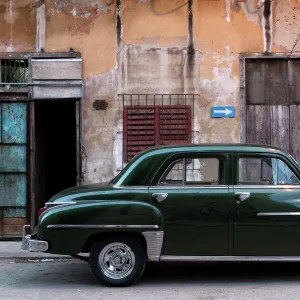 Vintage American car parked on a street in Havana Centro, Havana, Cuba, West Indies, Caribbean, Central America