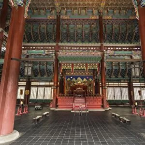 Vivid colours of Imperial Throne Hall (Geunjeongjeon) interior, Gyeongbokgung Palace