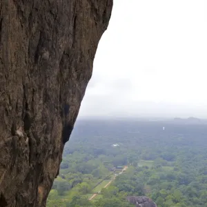 Walkway on Sigiriya Lion Rock Fortress, 5th century AD, UNESCO World Heritage Site, Sri Lanka, Asia