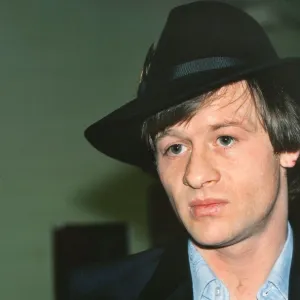 Alex Higgins wearing his trademark fedora at the 1981 Benson & Hedges Masters