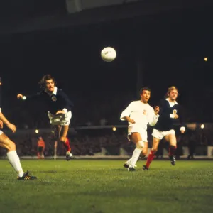 Joe Jordan heads the goal against Czechoslovakia that sends Scotland to the 1974 World Cup