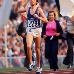 Lasse Viren completes the 5000m / 10000m double at the 1972 Munich Olympics