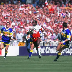 Martin Offiah on the way to scoring his famous try in the 1994 Challenge Cup Final