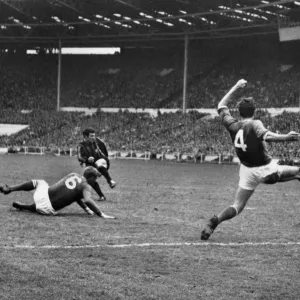 Neil Young Scores for Man City in the 1969 FA Cup Final