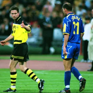 Paul Lambert and Zinedine Zidane during the 1997 Champions League Final