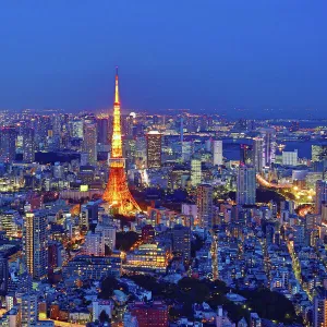 City skyline view of the Tokyo Tower and Tokyo, Japan at night