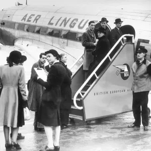DC3 21085s Passengers Boarding Print DC3 21085s Passengers Boarding Print