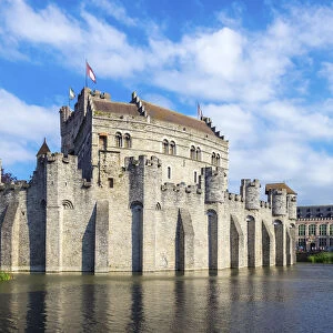 Belgum, Vlaanderen (Flanders), Ghent (Gent). Het Gravensteen castle on the Leie River