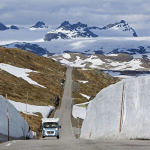 Dramatic glacial highway, Jotunheimen National Park ("Home of the Giants"), Sogn og Fjordane, Oppland, Norway