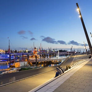 Elbpromenade and harbour, Hamburg, Germany