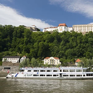 Germany, Bayern / Bavaria, Passau, Veste Oberhaus fortress and Danube River cruise ship