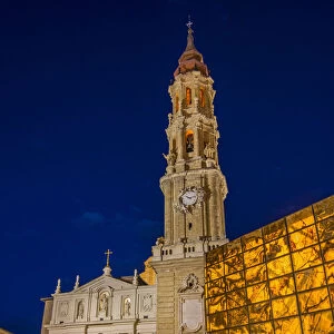 Plaza de la Seo square with La Seo Cathedral, Zaragoza, Aragon, Spain