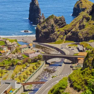 Portugal, Madeira, Ribeira da Janela, View of the northern coast of Madeira Island