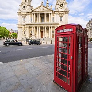 Red Phone box at St Pauls Cathedral, London, England, UK, Europe