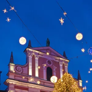 Slovenia, Central Slovenia, Ljubljana. Christmas Market in Preseren Square