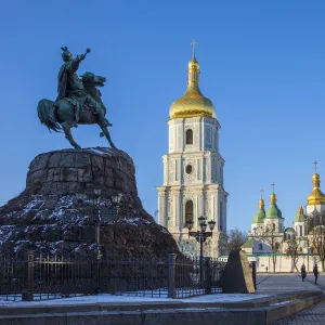 St. Sophias Cathedral and Bell Tower, Sofiyivska Square, Kiev (Kyiv), Ukraine