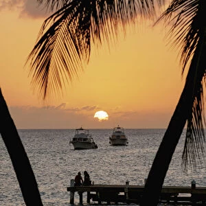 Sunset seen from Seven Mile Beach, West Bay, Grand Cayman, Cayman Islands