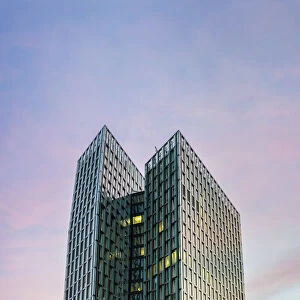 Tanzende TAorme (Dancing Towers) modern office building in St