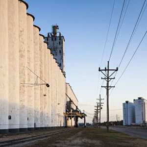 USA, Kansas, Hutchinson, grain elevator