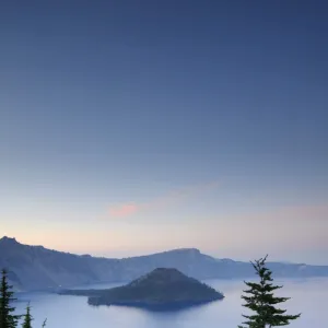 USA, Oregon, Crater Lake National Park, Crater Lake and Wizard Island