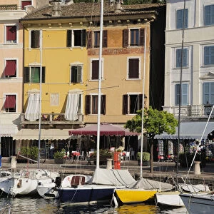 Italy, Lombardy, Lake Garda, Gargnano, harbour & waterfront