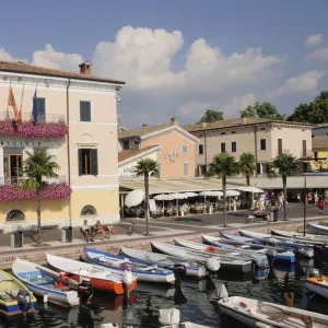 Italy, Veneto, Lake Garda, Bardolino, harbour front with fishing boats