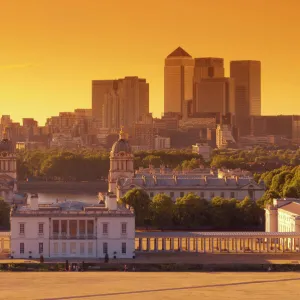 UK, London, Greenwich, Greenwich Park, National Maritime Musuem and Canary Wharf