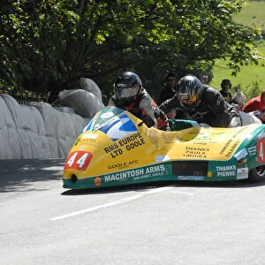 Brian Alflatt & Herve Chenu (Baker) 2009 Sidecar TT