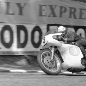 Derek Minter leaves Governors Bridge: 1961 Junior TT