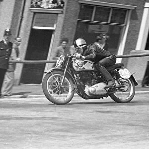 Des Wright (BSA) 1953 Junior Clubman TT