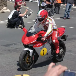 Giacomo Agostini (MV) 2009 TT Parade Lap