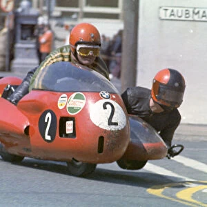Heinz Luthringhauser & Hermann Hahn (BMW) 1973 500 Sidecar TT