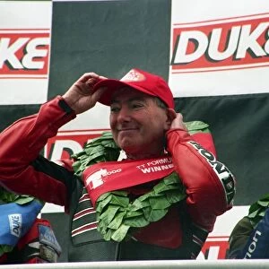 Joey the victor; 2000 Formula One TT