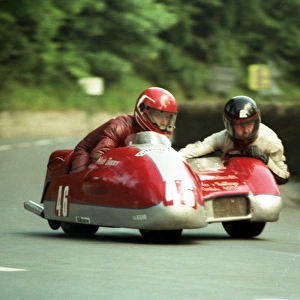 Mike Barry & Keith Cornbill (Yamaha) 1989 Sidecar TT