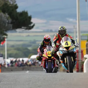 Sam West (Kawasaki) and Rob Hodson (Yamaha) 2022 Southern 100