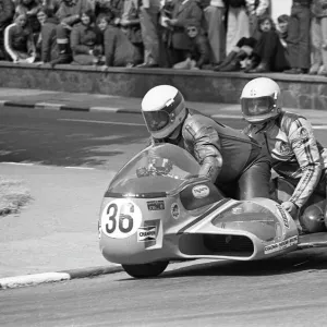 Ted Janssen & Peter Sales (Konig) 1975 500cc Sidecar TT