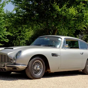 Aston Martin DB6