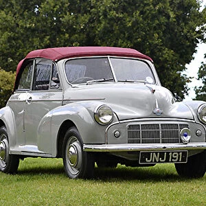 The Car Photo Library Jigsaw Puzzle Collection: Morris
