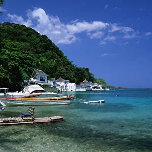 Jamaica, Port Antonio, Houses near Blue Lagoon