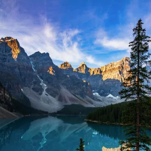 Moraine Lake, Banff National Park, Alberta, Canada