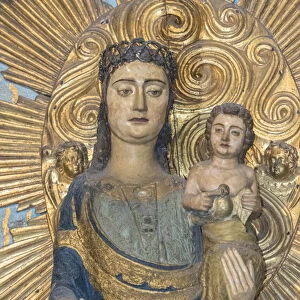 Se do Porto, Europe, Portugal, Oporto, Madonna and Child sculpture