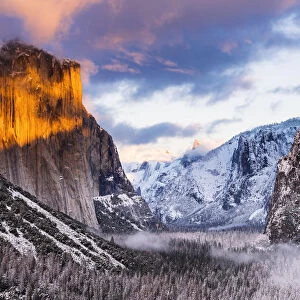 Winter sunset over Yosemite Valley from Tunnel View, Yosemite National Park, California