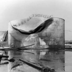 Blitz in London -- damage to tanks, Thames Haven, WW2