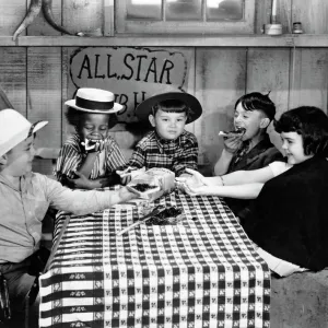 SILENT FILM: LITTLE RASCALS. Our Gang, Little Rascals. Spanky, Buckwheat, Mickey, Alfalfa and Darla left to right