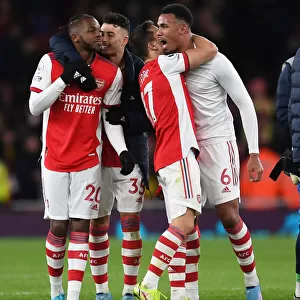 Arsenal Celebrate Victory Over Wolverhampton Wanderers in Premier League