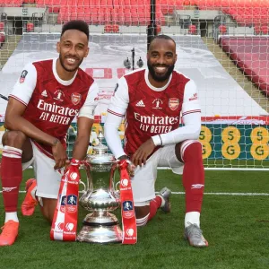 Arsenal FC Print: Bukayo Saka Celebrates 2020 FA Cup Victory. Art